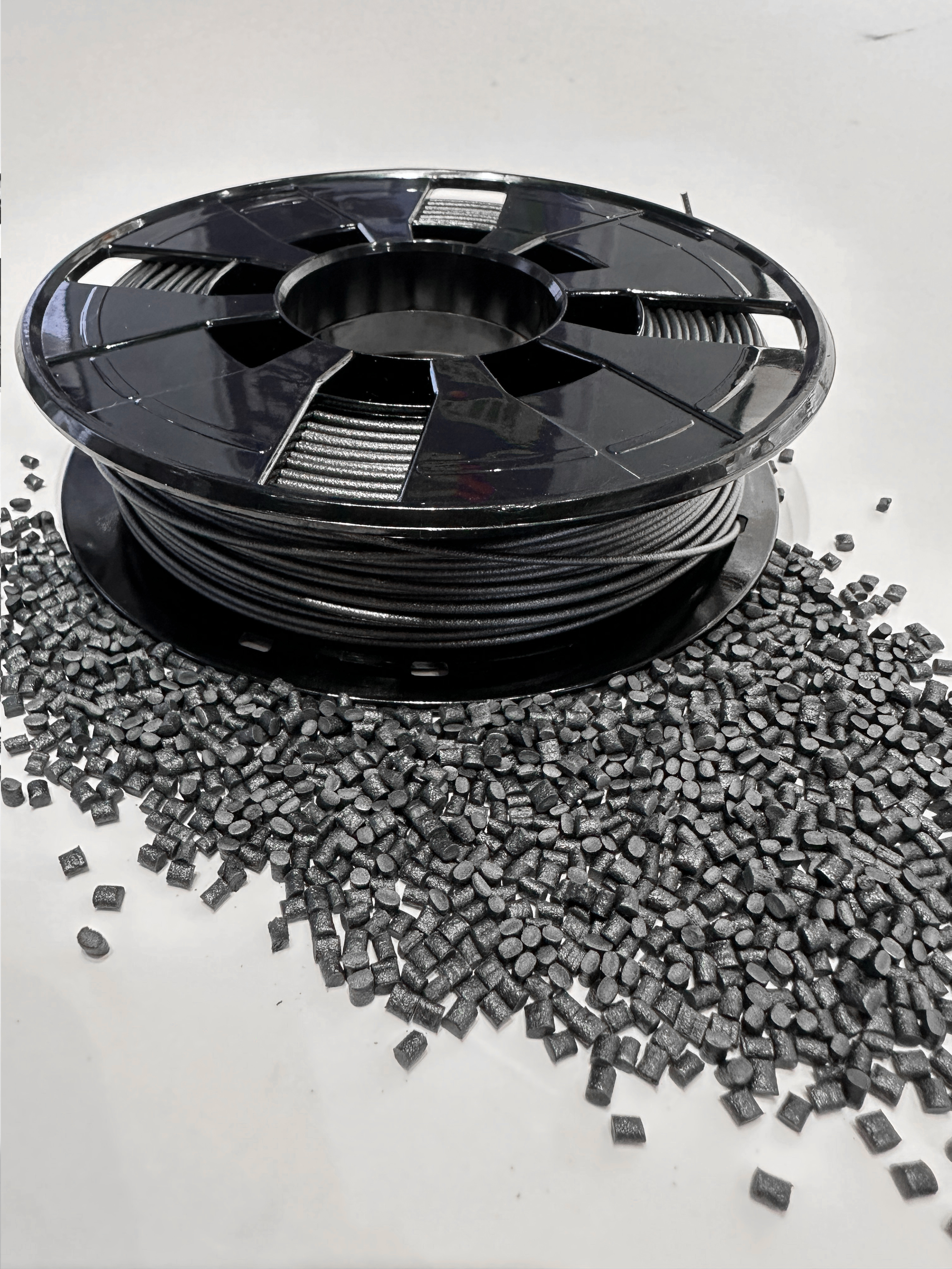 carbon peek filaments with pellets